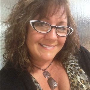 Meet your Posher, Deana