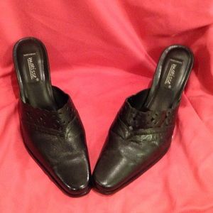 Matisse black leather mules