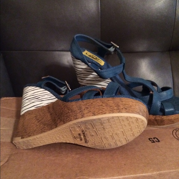 Exotic Platforms - Picture 2 of 3