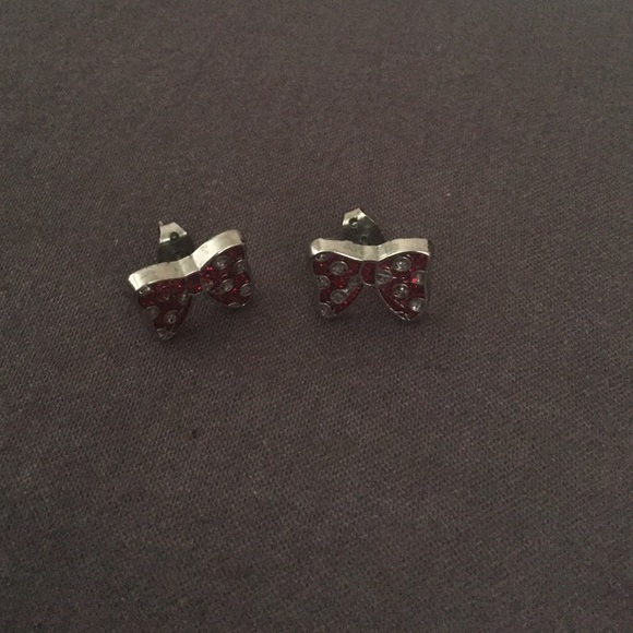 Disney Minnie Mouse bow earrings