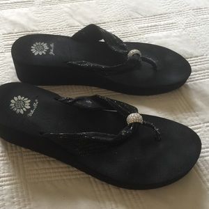 Yellow Box shoes size 10