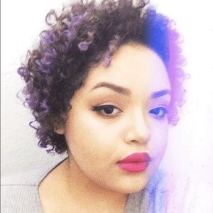 Meet your Posher, Naomi