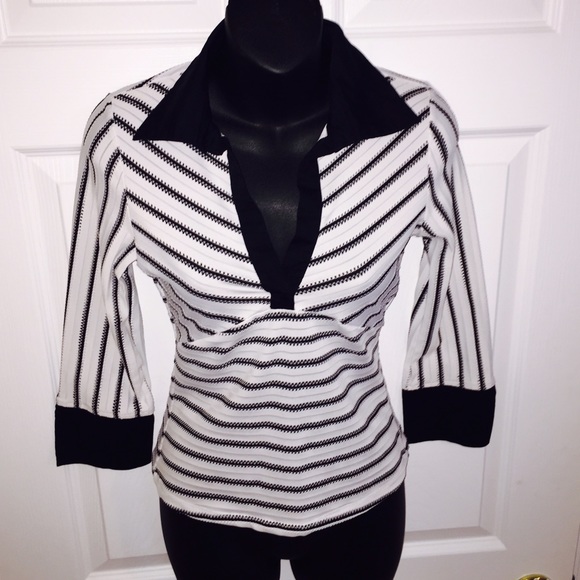 ️SOLD 💋BeBe Stripped Top Collar Long Sleeve Black