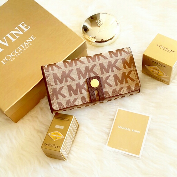 SOLD NWT MICHAEL KORS HARNESS CARRYALL MOCHA
