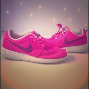 Pink nike roshes