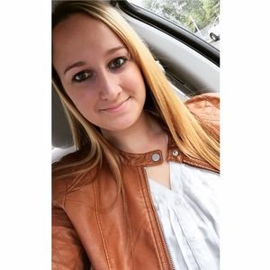 Meet your Posher, Celeste