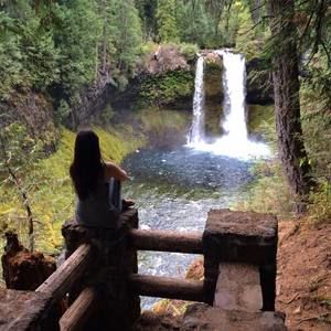 Meet your Posher, Eva