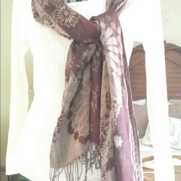 Scarve wrap.