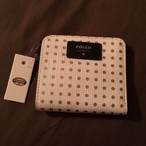 NWT. Fossil wallet.