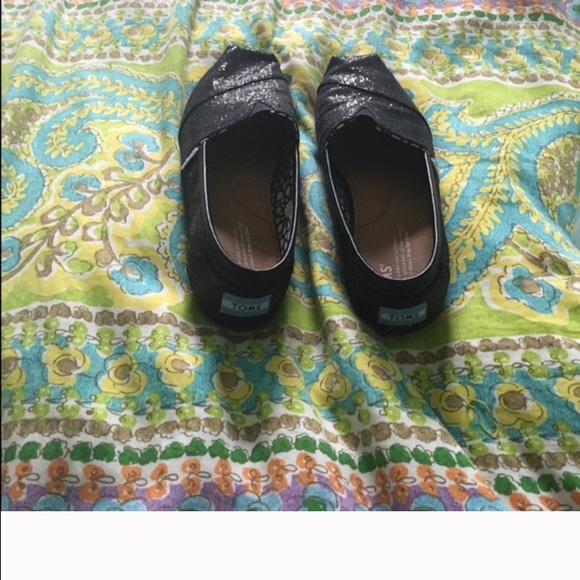 Toms - Picture 2 of 3