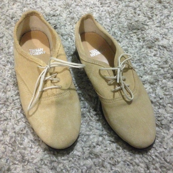 Suede dancing shoes