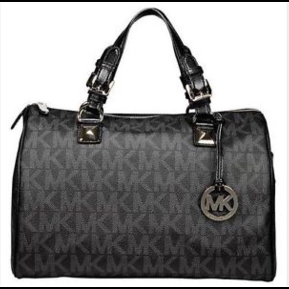 🚫SOLD🚫 Pre-owned Michael Kors signature bag