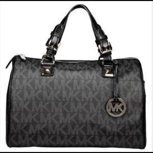 🚫SOLD🚫 Pre-owned Michael Kors signature bag