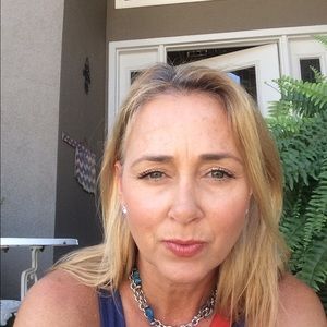 Meet your Posher, Christie