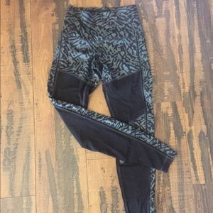 Lululemon hot to street yoga pants