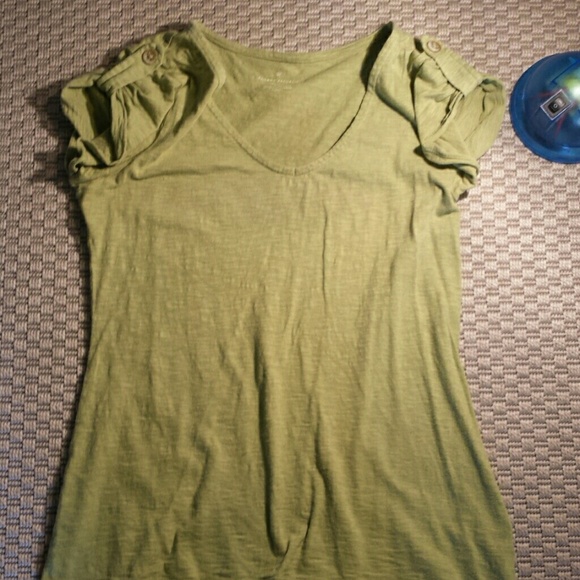 S Banana Republic tee shirt