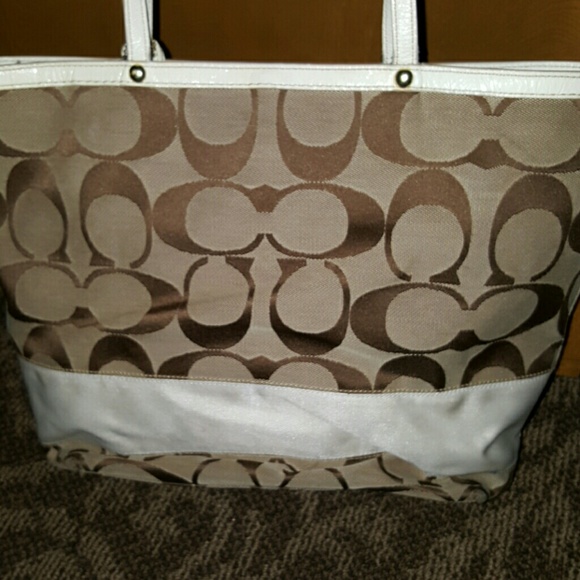 Coach purse - Picture 2 of 4