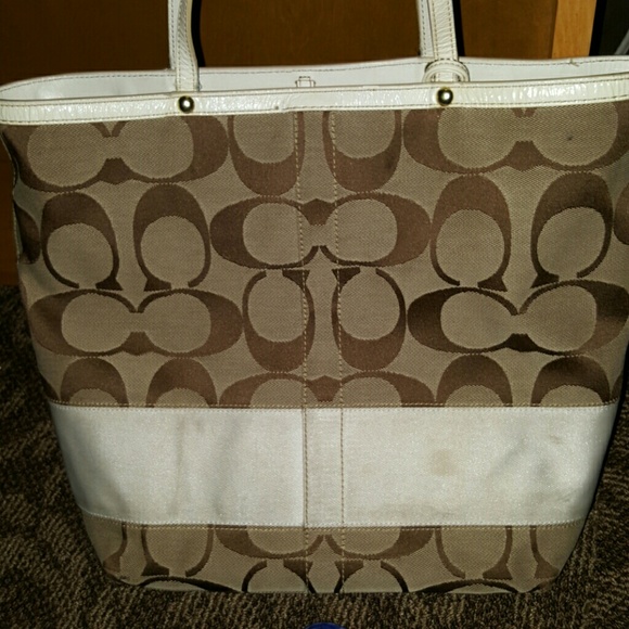 Coach purse - Picture 3 of 4
