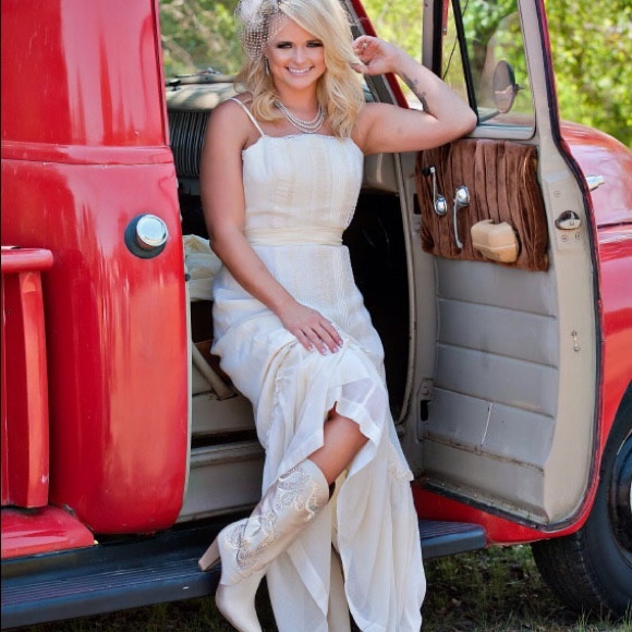 Vintage cream dress same one Miranda lambert wore!