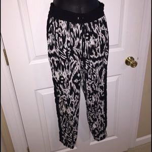 ️SOLD ❤️Long Harem Pants Mc Hammer Style Blk White