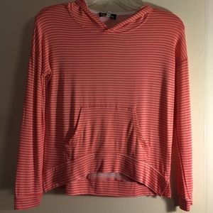 This is a Cali coral long sleeve top.