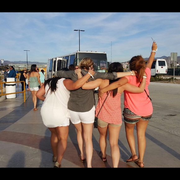 Meet your Posher, Yvette - Picture 4 of 4