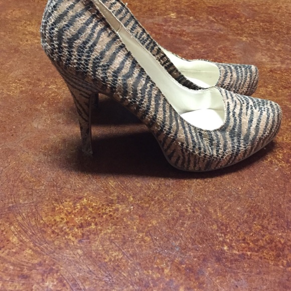 Zebra pumps - Picture 2 of 5