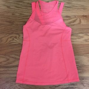 Lululemon running in the city tank