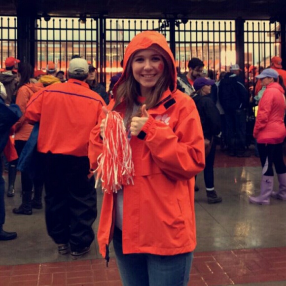 Meet your Posher, Whitney