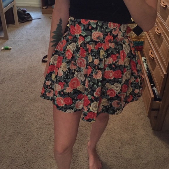 High waisted flower skirt