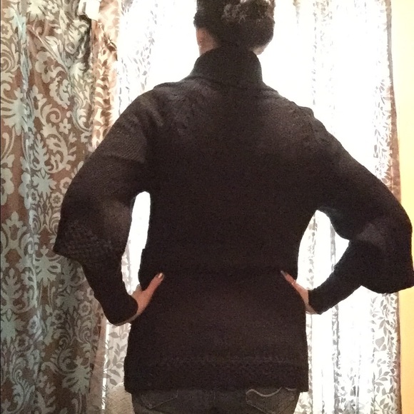 Black half sleeve sweater/turtleneck - Picture 2 of 3