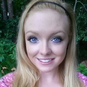 Meet your Posher, Cassandra