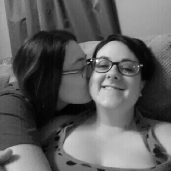 Meet your Posher, Amy - Picture 1 of 1