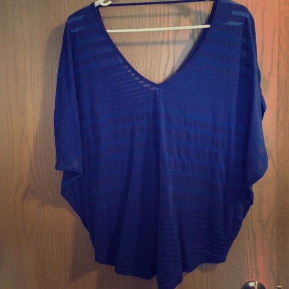 Express Tops - Express loose fitting shirt