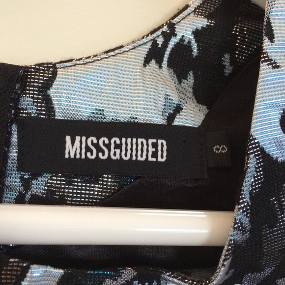 Contrast bae crop top - Picture 2 of 3