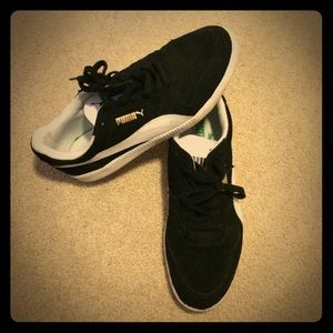 Puma tennis shoes