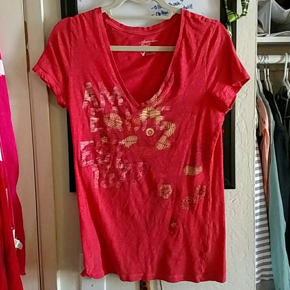 American Eagle V-Neck