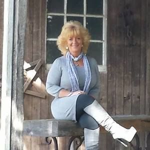 Meet your Posher, Connie