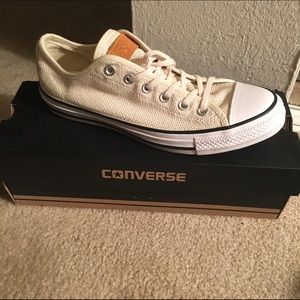 ❌sold❌ NIB Converse Chuck Taylors