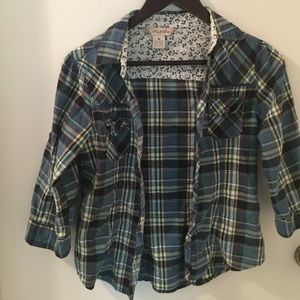 3/4 length sleeved plaid button down