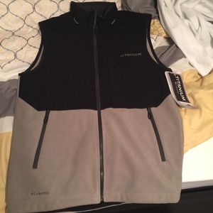 Columbia Men's vest. New with tags!