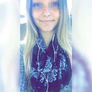 Meet your Posher, Heidi