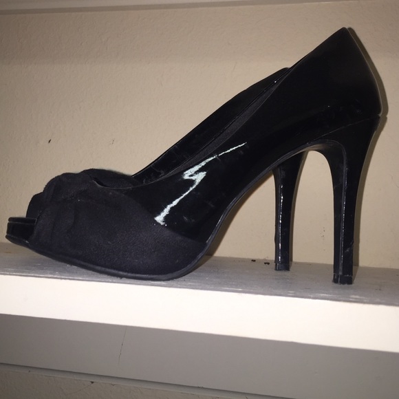 Heels - Picture 2 of 4