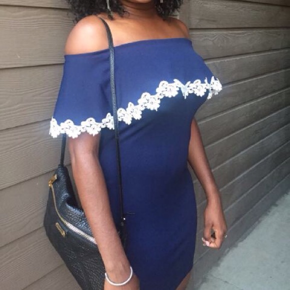 👗Off shoulder cape dress