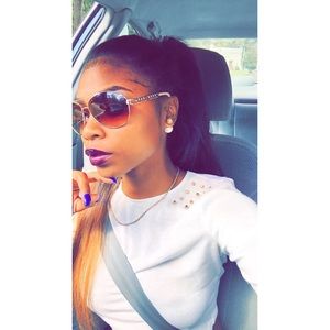 Meet your Posher, Layla