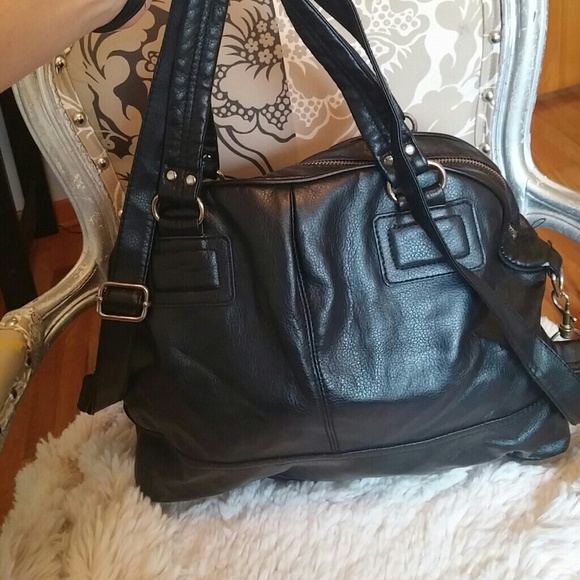Medium size black h&m bag