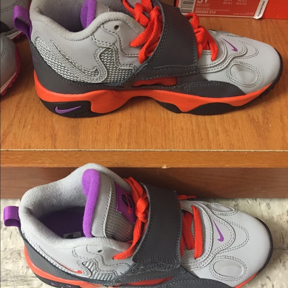 Nike Speed Turfs - Picture 2 of 3