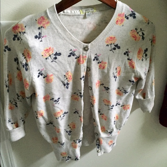 Sweaters - 🌾Vintage Flowers🌾