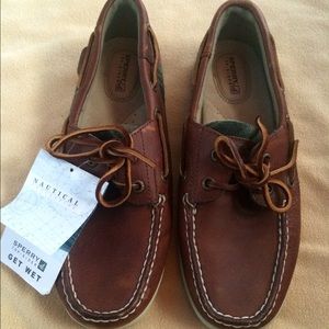 NWT Sperrys sz 7