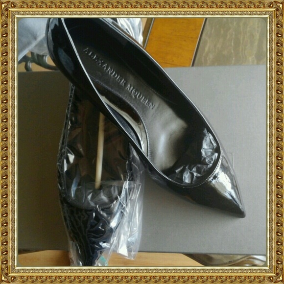 New Alexander McQueen shoes.Open for offers. SOLD - Picture 1 of 3